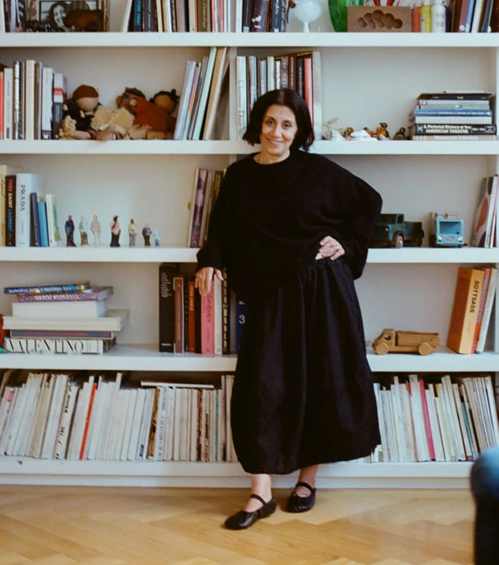 A wishlist by Araks ~ Our founder Araks Yeramyan has a hot tip (over twenty actually) of what you should be gifting this year. Some objects are everyday staples like robes and quilts while others lean more toward the category of prized possessions.