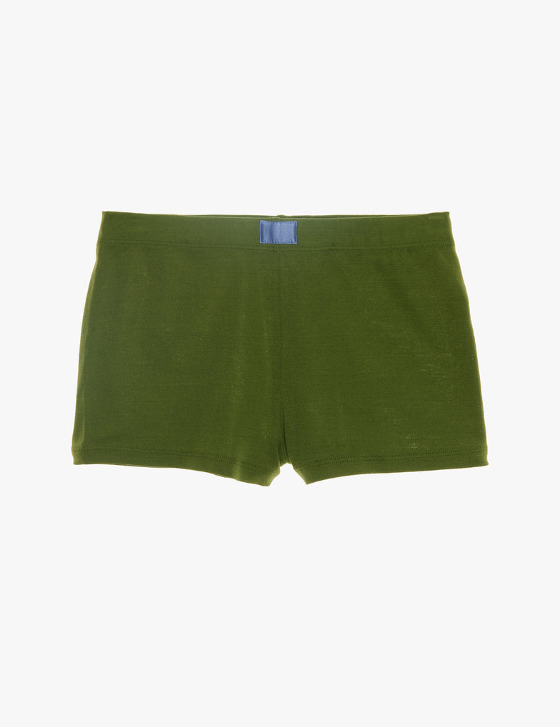 Araks Presley short in Moss on an off-white background