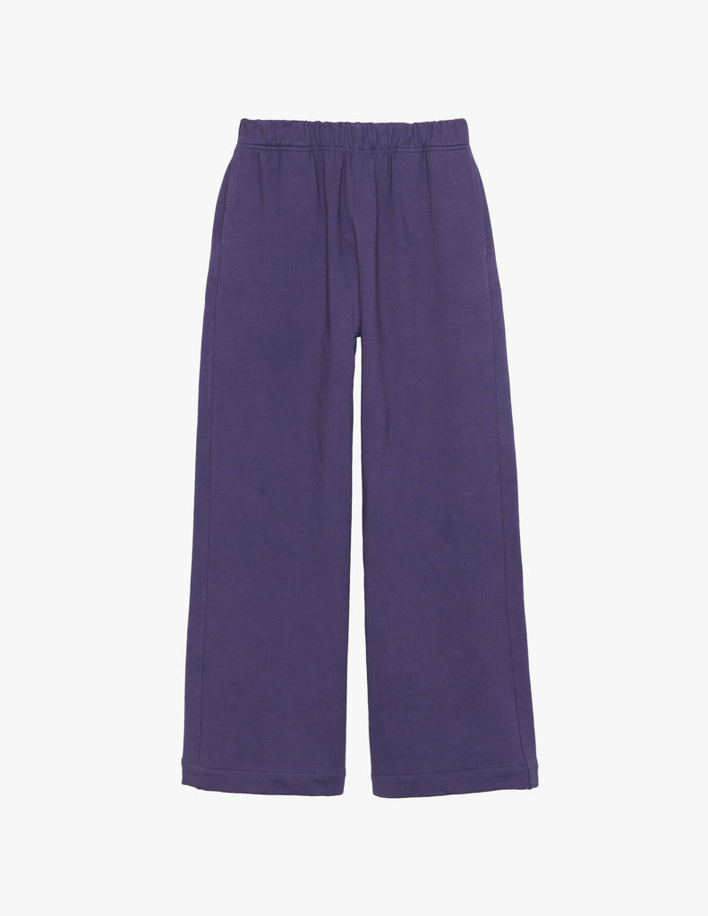 Flat lay photo of Araks Vero sweatpants in the shade Violette