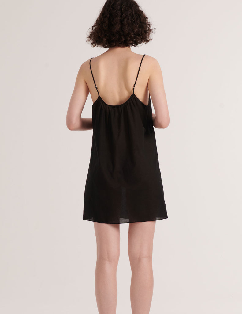 a model in the 100% cotton voile sarra slip in black
